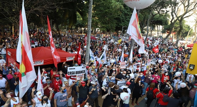 Atos demonstram força dos servidores na luta contra a Reforma Administrativa 