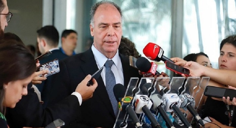 Declaração sobre reajuste:Bolsonaro é desmentido por líder do governo no Senado e ministro