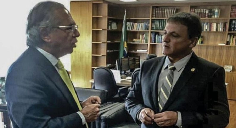 Relator acata Guedes e vai incluir Renda Brasil em PEC de corte de gastos