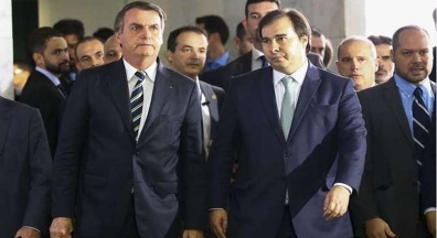 Bolsonaro e Maia querem fim da estabilidade do servidor público