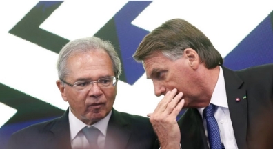 Bolsonaro se reúne com Guedes em busca de solução para reajuste de servidores