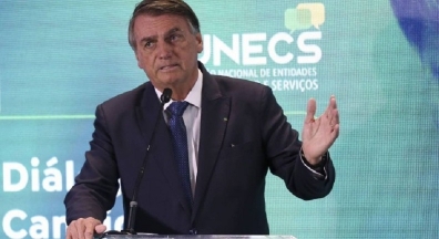 Bolsonaro volta a dizer que reajustará salários de servidores em 2023