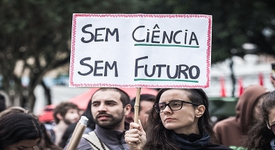Educação, Saúde, C&T: quais ministérios mais sofreram com corte do Bolsonaro?