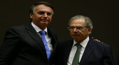 Guedes cede a Bolsonaro e pede que Congresso reserve R$ 2,5 bi para reajustes