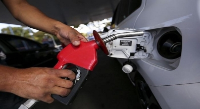 Preço da gasolina bate recorde após novo aumento em abril