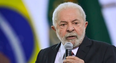Pressionado por greves, Lula promete reajuste a todas as categorias