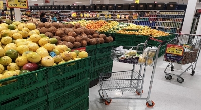 Prévia da inflação de agosto cai 0,73%, mas os preços dos alimentos seguem subindo
