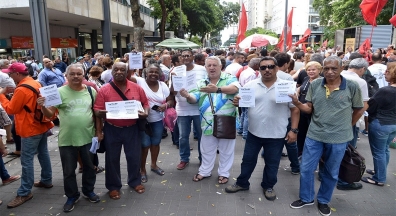 Servidores protestam no Rio contra a reforma da Previdência