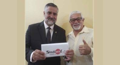 Sindiserf-RS e Condsef/Fenadsef entregam ofício ao ministro Paulo Pimenta