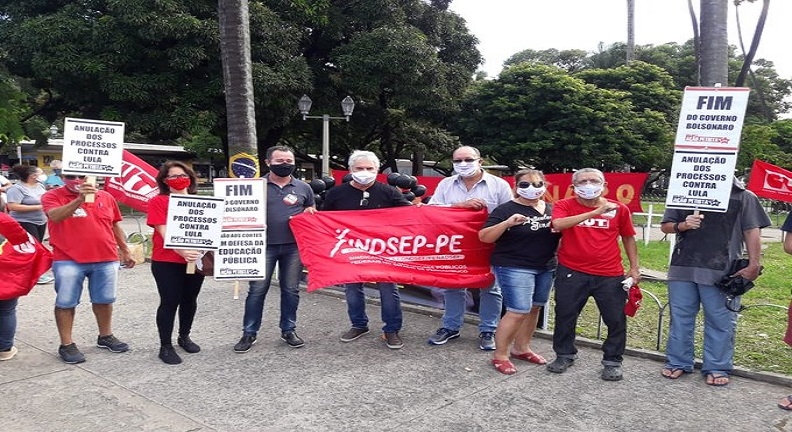 Trabalhadores brasileiros se unem em atos e pedem impeachment de Bolsonaro